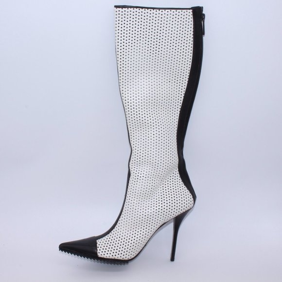 Michael Kors Abigail White/Black Leather Boot Size 40 One Boot Only Not A Pair - Picture 2 of 10